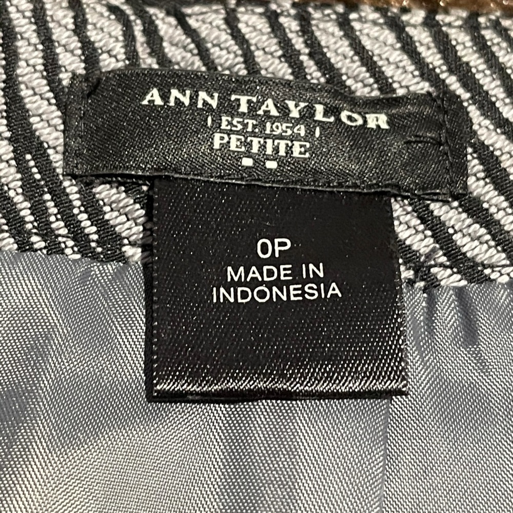 Ann Taylor Petite Grey and Black Skirt - Picture 12 of 12